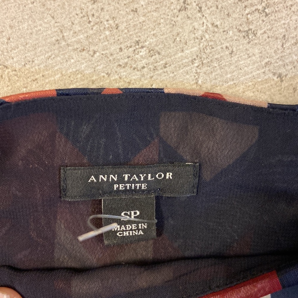 Ann Taylor Blouse - Picture 2 of 3